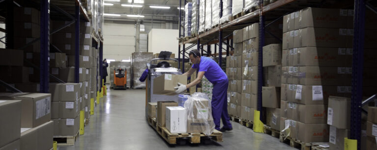 discreet shipping at a warehouse