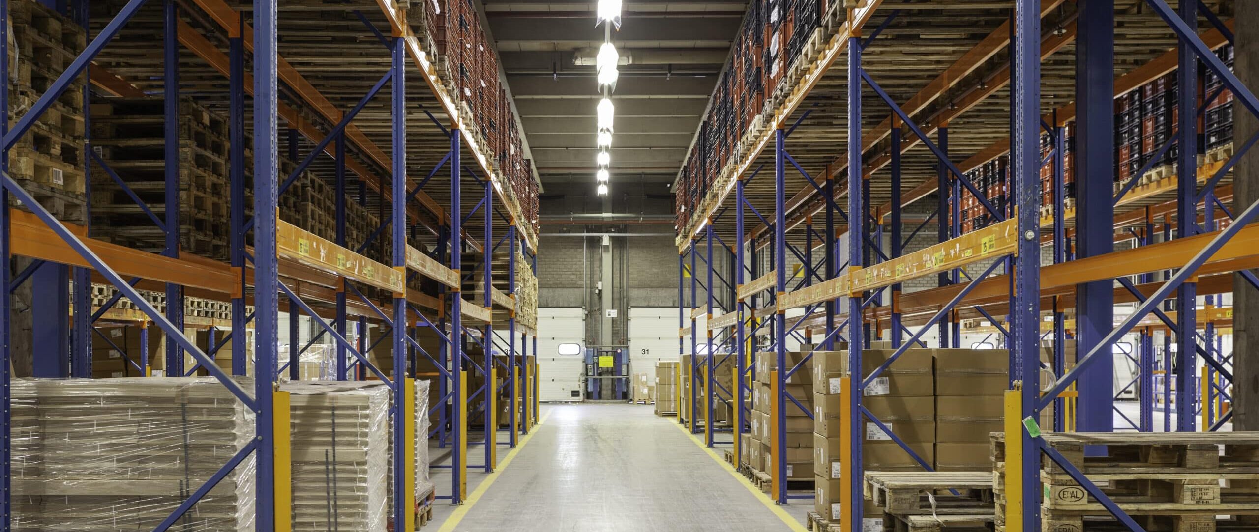 how do warehouse aisles work